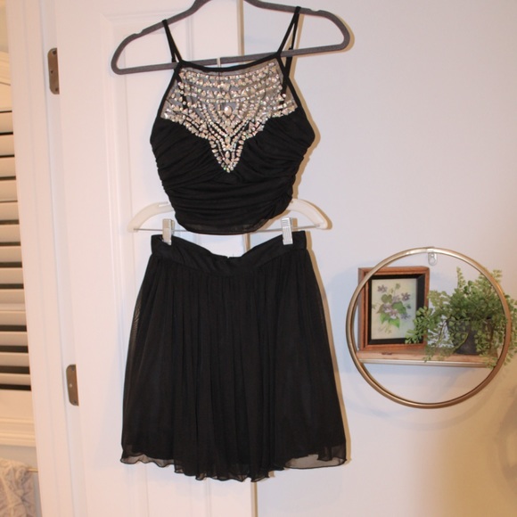 Homecoming/ formal dress - Picture 1 of 3